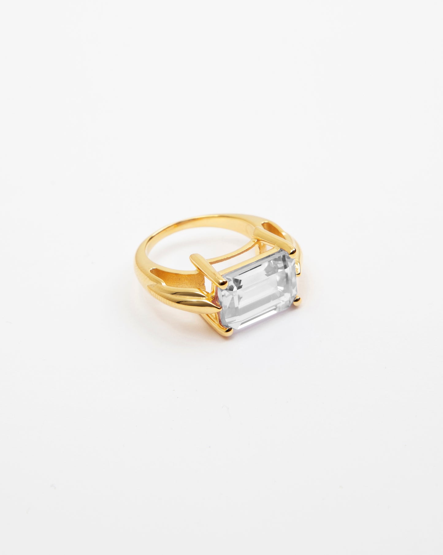 ZEMENTINE ESSENTIAL RING (WHITE)