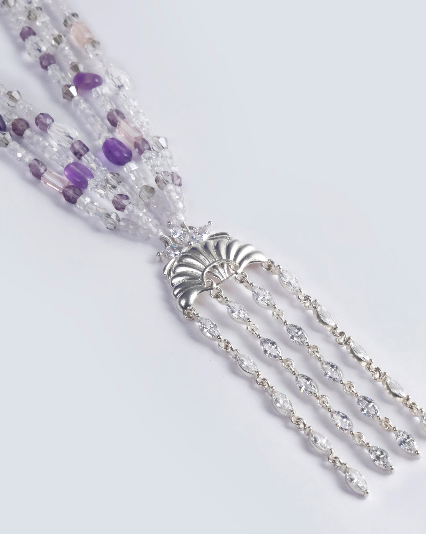 MARINE TREASURE NECKLACE (white)