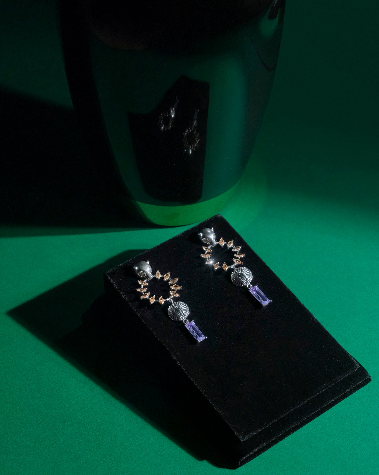 NOUVELLE PANTHÈRE EARRINGS (Purple)